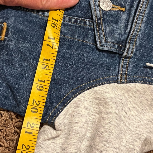 NWT Levi’s Trucker Jacket. Size large. - Picture 4 of 7